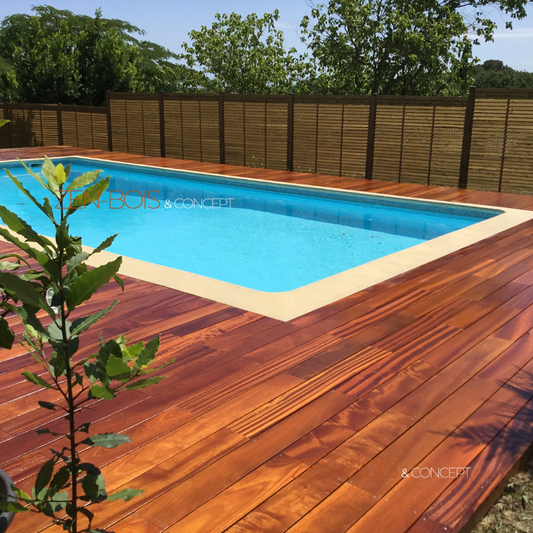 Quel bois choisir pour une terrasse autour d’une piscine ? Guide complet pour un projet durable et haut de gamme
