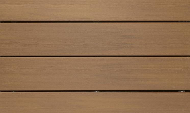 Détail de lames de terrasse en bois composite avec finition lisse et espacement régulier pour aménagement extérieur