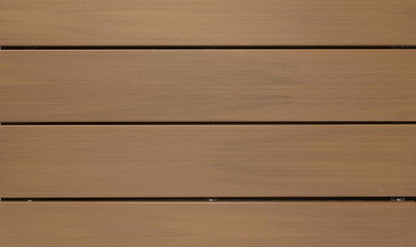 Détail de lames de terrasse en bois composite avec finition lisse et espacement régulier pour aménagement extérieur