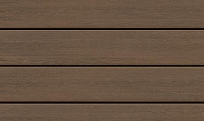 Détail de lames de terrasse en bois composite avec finition lisse et espacement régulier pour aménagement extérieur